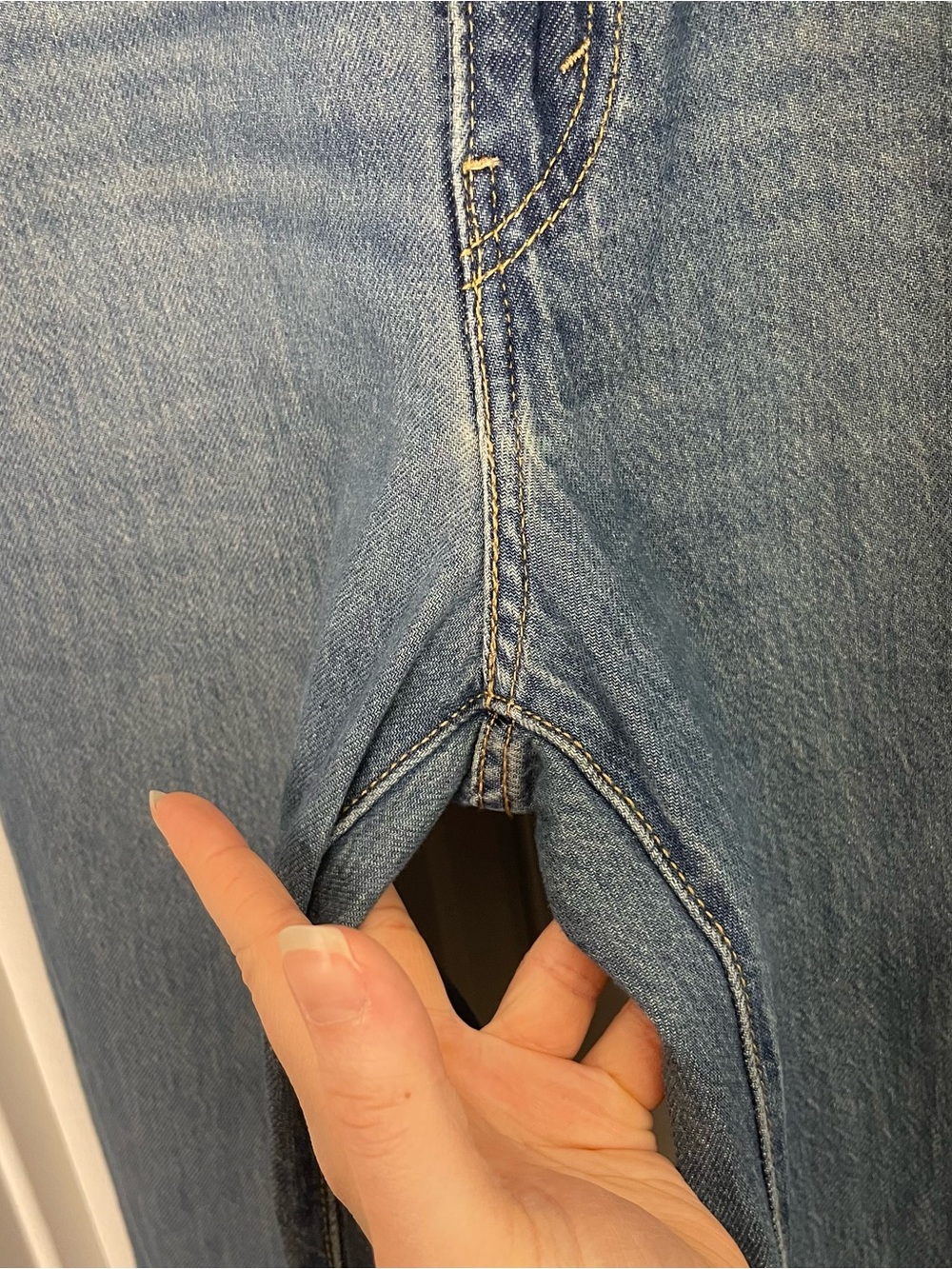 Levi’s High Rise Cinch Baggy Jeans Size 28 - Picture 6 of 16